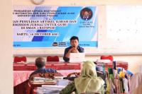 Workshop Penulisan Artikel Ilmiah: Chief Relsas Yogica Latih Guru SMA 1 Batipuh
