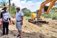 Bangun Jalan Tanpa Gunakan Dana Pemerintah: Menteri Desa dan PDTT Apresiasi Genius Umar