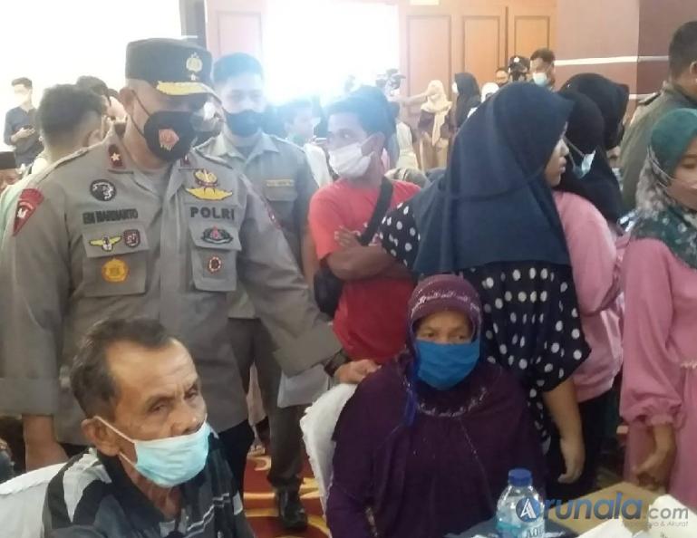 Waka Polda Sumbar, Brigjen Pol Edi Mardianto saat meninjau Sumdarsin di Painan, Kamis (11/11). (Foto : SNM)