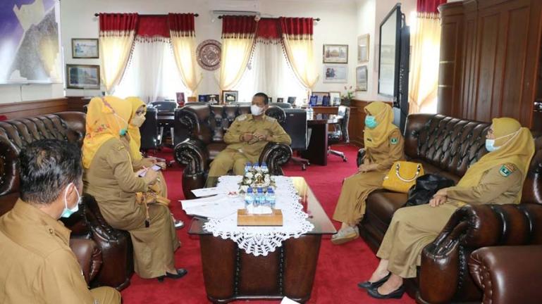 Wako Pariaman, Genius Umar terima kunjungan Kepala Balitbang Sumbar, Reti Wafda beserta rombongan, Selasa (9/11). (Dok : Istimewa)