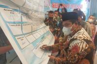 Bupati Padangpariaman Suhatri Bur tanda tangani nota komitmen bersama para ASN di pemkab tersebut, Kamis (25/11). (Dok : Istimewa)
