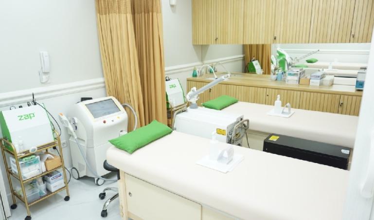 Salah satu ruang klinik kecantikan ZAP Clinic. (Dok : Istimewa)