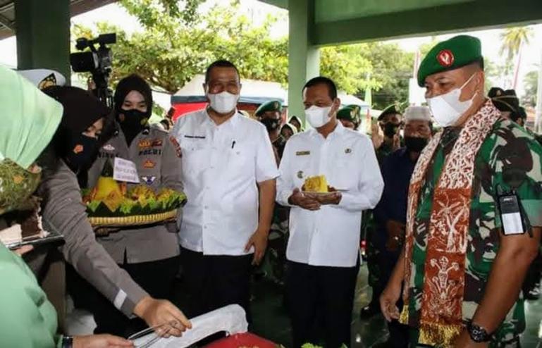 Wako dan Wawako Parimana, Genius Umar - Mardison Mahyuddin bersama Forkopimda saat sambut kedatangan Danrem 032/Wirabraja, Brigjen TNI Purmanto, Rabu (26/1). (Dok : Istimewa)