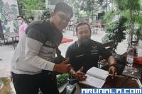 Gambaran KIP dari Kacamata Komisioner KI Sumbar: Adrian Tuswandi Luncurkan Buku 