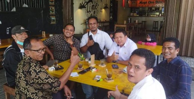 Pengurus FKIP Kota Padangpanjang lakukan persiapan jelang pelantikan, Rabu (23/2). (Dok : Istimewa)