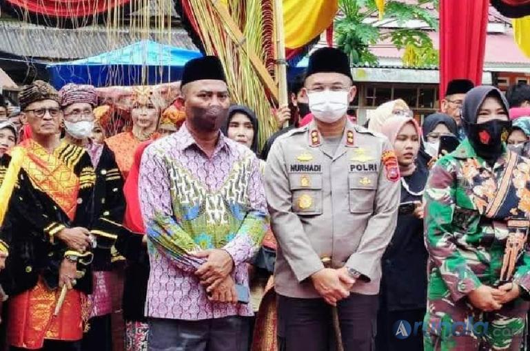 Ketua DPRD Dharmasraya, Pariyanto hadiri acara malewakan gala datuak di Pulau Punjung, Dharmasraya, Minggu (7/2) kemarin. (Foto : Anto)