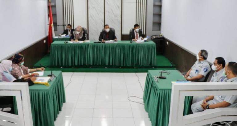 Majelis KI Sumbar saat menggelar sidang SIP antara LAI dengan PT Jasa Raharja, Kamis (17/2) kemarin. (Dok : Istimewa)