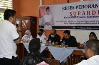Ketua DPRD Sumbar, Supardi saat mendengarkan aspirasi masyarakat di Kecamatan Mungka, saat reses dapil, Rabu (16/2). (Dok : Istimewa)