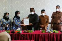 Pemkab Padangpariaman Dapat Rapor Kuning Ombudsman Sumbar: Suhatri Bur: OPD Diminta Tingkatkan Standar SPP