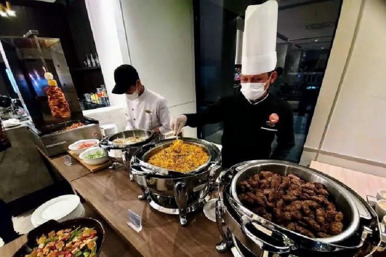 Salah satu sajian menu Ramadan di Hotel Santika Premiere Padang. (Dok : Istimewa)