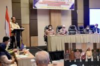 Wali Kota Pariaman, Genius Umar beri arahan dalam kegiatan sosialisasi manajemen risiko bagi Kepala OPD kota itu, di Bukittinggi, Rabu malam (16/3). (Dok : Istimewa)