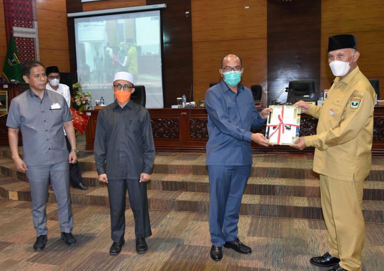 Rapat Paripurna Hasil Pembahasan LHP-BPK 2021 di DPRD Sumbar, Rabu (16/3). (Dok : Istimewa)