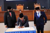 Pariyanto Pimpin Rapat Paripurna Usulan Pemberhentian Wabup