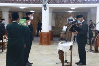 Gubernur Sumbar, Mahyeldi saat melantik 78 pejabat di lingkup Setprov Sumbar, Selasa (12/4). (Dok : Istimewa)