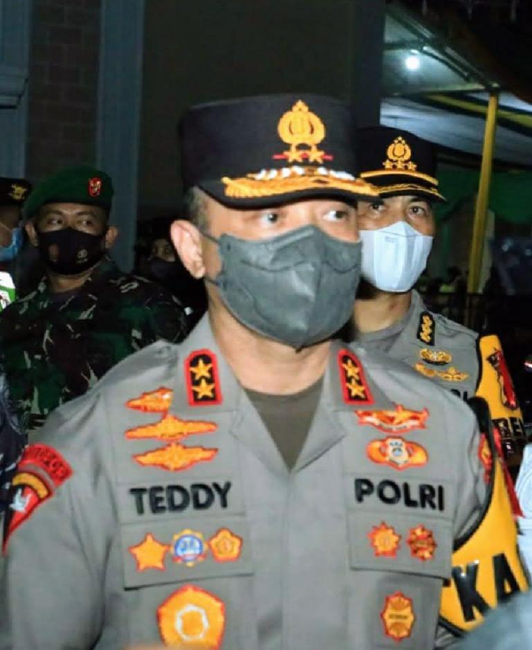 Kapolda Sumbar, Irjen Pol Teddy Minahasa. (Foto : Derizon)