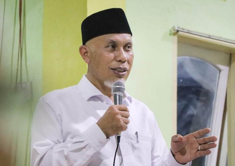 Gubernur Sumbar, Mahyeldi Ansharullah saat Safari Ramadan di Masjid Raya Cimpua Nagari Lareh nan Panjang Sungai Sariak, Kecamatan VII Koto, Kabupaten Padangpariaman, Sabtu (16/4). (Dok : Istimewa)