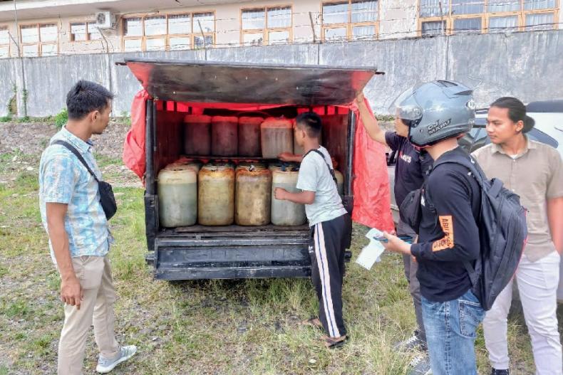 Salah satu kasus penyalahgunaan BBM subsidi yang berhasil diungkap Polres Solsel beberapa waktu lalu. (Dok : Istimewa)