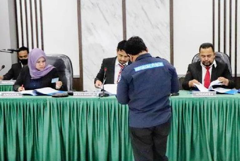 Sidang pemeriksaan sengketa informasi publik mengenai transparansi di SDIT Cahaya Hati Bukittinggi. (Dok : Istimewa)