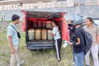 Kedapatan Angkut Belasan Jerigen Solar Subsidi: Seorang Pelaku Penyalahgunaan BBM Subsidi Ditangkap