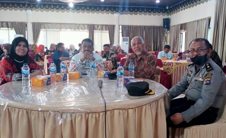 Kepala Bappeda Kota Pariaman, Fadli bersama OPD terkait ikuti kegiatan yang dilakukan BKKBN Pusat secara daring, Kamis (12/5). (Dok Istimewa)