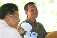 Wako Pariaman, Genius Umar saat berdikusi dengan Direktur Kepatuhan Bank Nagari, Restu Wirawan di Pariaman, Selasa (10/5). (Dok : Istimewa).