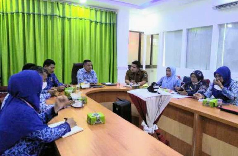 Kadis Kominfo Padangpariaman, Zahirman pimpin rapat persiapan Harkitnas untuk Kabupaten Padangpariaman, Selasa (27/5). (Dok : Istimewa)