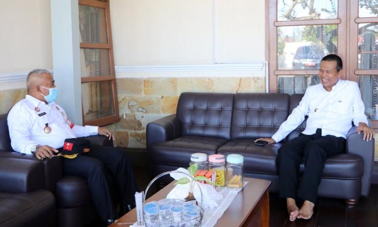 Kalapas Kelas II B Pariaman, Effendi temu ramah dengan Wako Genius Umar di rumah dinas wako, Rabu (11/5). (Dok : Istimewa)