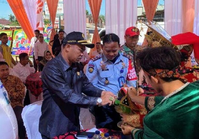 Ketua DPRD Dharmasraya, Pariyanto hadiri pembukaan KCP BNI Koto Baru, Senin (30/5). (Dok : Istimewa)