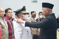 Gubernur Sumbar Lantik Pj Bupati Mentawai: Mahyeldi: Lanjutkan Capaian Program Pembangunan di Daerah