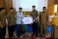 Bantu Pontren Thawalib Gunung: Pemko Padangpanjang Kucur Dana Hibah Rp300 Juta