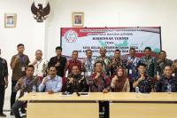 Wako Genius Umar bersama 15 kepada desa hasil pilkades ikuti bimtek yang diadakan Kemendagri di Bogor, Jumat (10/6). (Dok : Istimewa)