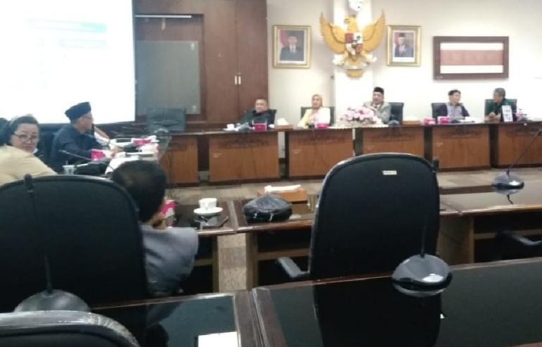 Ketua dan Komisi III, Ali Tanjung didampingi Yusuf Abid, saat menerima kunjungan anggota Banggar DPRD Bengkulu, Jumat, (10/6). (Dok : Istimewa)