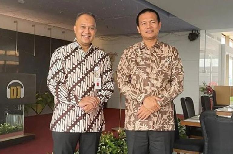 Wako Genius Umar bersama staf ahli Bappenas, Velix Vernando Wanggai seusai diskusi soal sinkronisasi percepatan pembangunan daerah di Jakarta, Senin (6/6). (Dok : Istimewa)