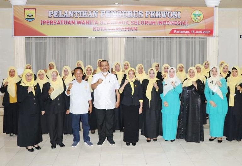 Wakil Walikota Pariaman Mardison Mahyuddin hadiri pelatikan pengurus Perwosi Kota Pariaman yang baru di Pariaman, Rabu siang (15/6). (Dok : Istimewa)