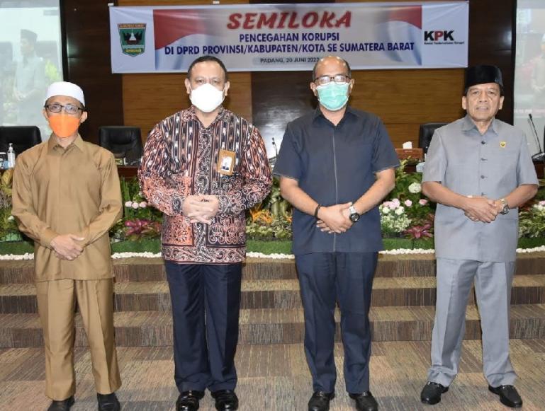 Ketua KPK RI, Firli Bahuri seusai beri pencerahan penanganan kasus korupsi di DPRD Sumbar, Senin (20/6). (Dok : Istimewa)