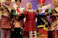 Faisal dan Wanda Duta Bahasa Sumbar 2022