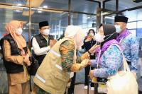 CJH Bengkulu tak Diinapkan di Asrama Haji: Lantunan Shalawat Sambut CJH di BIM