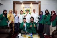 Rektor Unand Lepas 7 Mahasiswa Program IISMA 2022