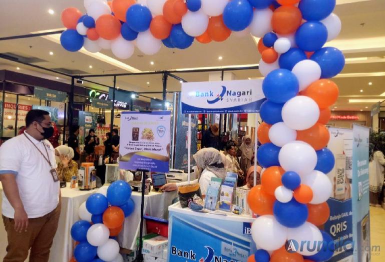 Stan Bank Nagari Syariah Cabang Padang di FesMina 2022 di Transmart Padang. (Foto : Fajril)
