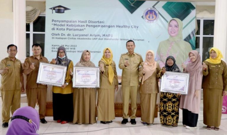 Kader KB di Kota Pariaman yang mendapat prestasi di peringatan Harganas ke 29 tingkat Sumbar, Senin (11/7). (Dok : Istimewa)