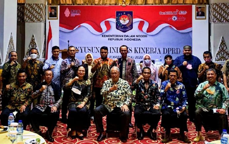 Jajaran pimpinan Sekretariat DPRD se Indonesia saat ikuti kegiatan di Kemendagri, Kamis (30/6). (Dok : Istimewa)