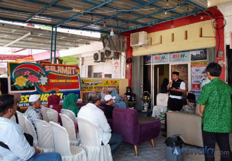 Suasana pembukaan kantor Riau Wisata Hati Cabang Padang di Jalan S Parman No 130, Lolong, Kecamatan Padang Utara, Kamis (21/7). (Foto : Fajril)