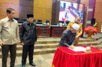DPRD Sumbar Tetapkan Perda KIP: Ada Aturan Reward dan Punishment bagi Badan Publik