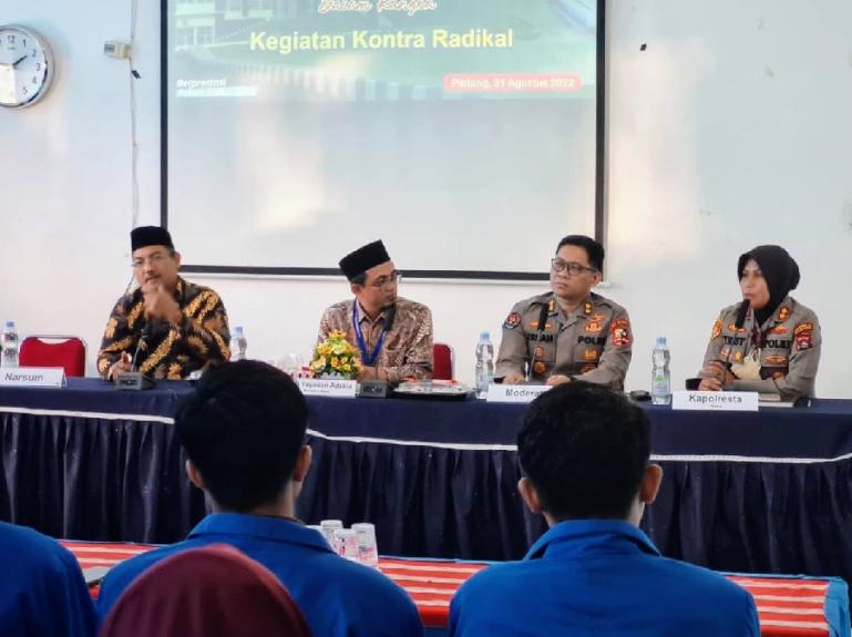 Mahasiswa Yayasan Adzkia Padang mengikuti FGD Pencegahan Paham Radikal dari Mabes Polri di Padang Rabu (31/8). (Dok : Istimewa)