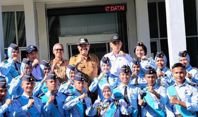 Wawako Mardison Mahyuddin bersama guru dan siswa SUPM Pariaman sesuai sosialisasi bahaya narkoba, Senin pagi (22/8). (Dok : Istimewa)