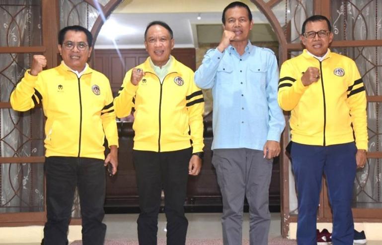 Wako Genius Umar saat menerima kehadiran Menpora, Zainudin Amali di rumah dinas wako, Kamis sore (25/8). (Dok : Istimewa)