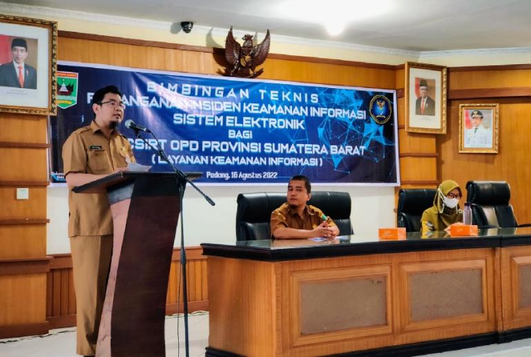 Kepala Bidang Siber dan Sandi, Eko Faisal, beri sambutan saat bimtek menyangkut siber di OPD, Selasa (16/8). (Dok : Istimewa)