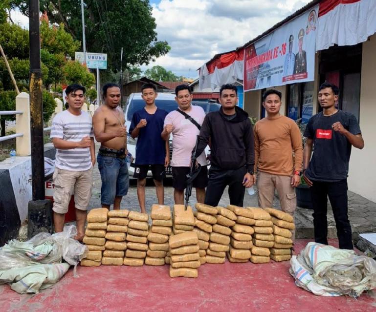 Barang bukti narkotika jenis ganja kering siap edar yang berhasil disita Satnarkoba Polres Solok, Minggu (31/7) kemarin. (Dok : Istimewa)