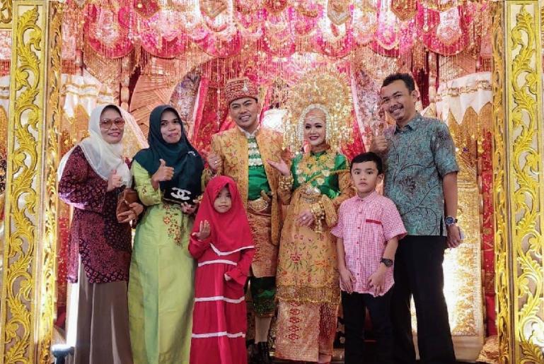 Resepsi Fomal dan Fikoh serta Turun Mandi Queen F: Berlangsung Meriah, Bernuansakan Minang Heritage