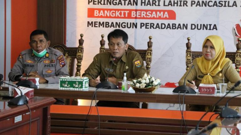 Rapat teknis persiapan jelang lomba lari yang dipimpin Walikota Pariaman melalui Asisten II Setdako Pariaman, Elfis Chandra, Selasa (13/9/2022). (Foto : Istimewa)